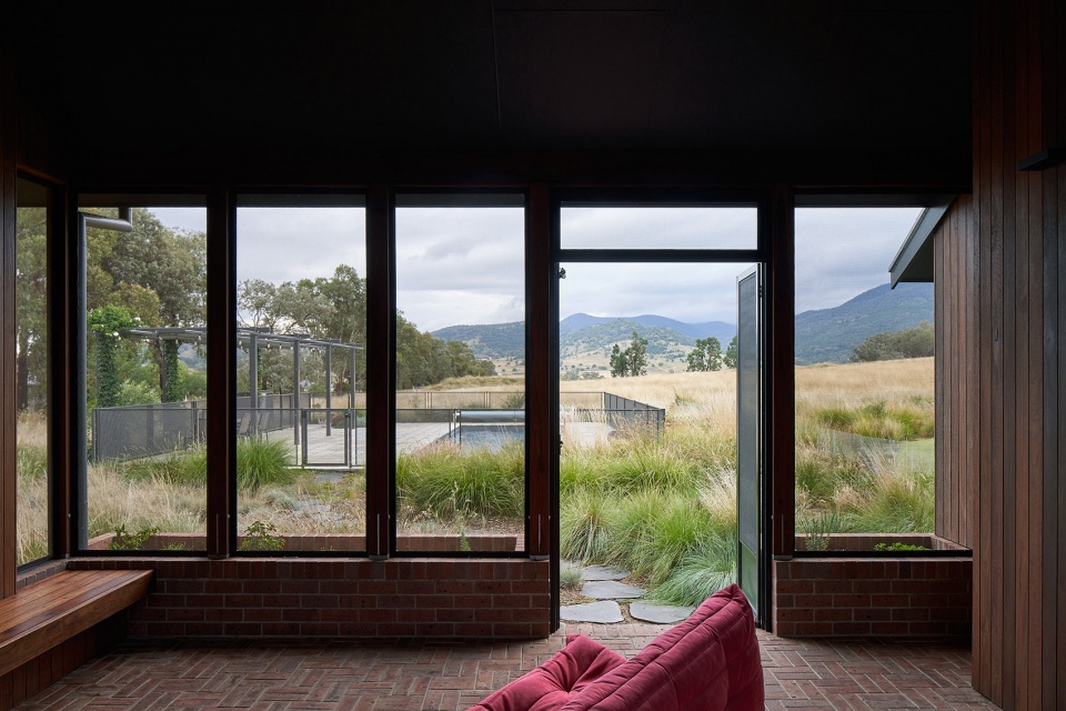 House in the Dry by MRTN Architects