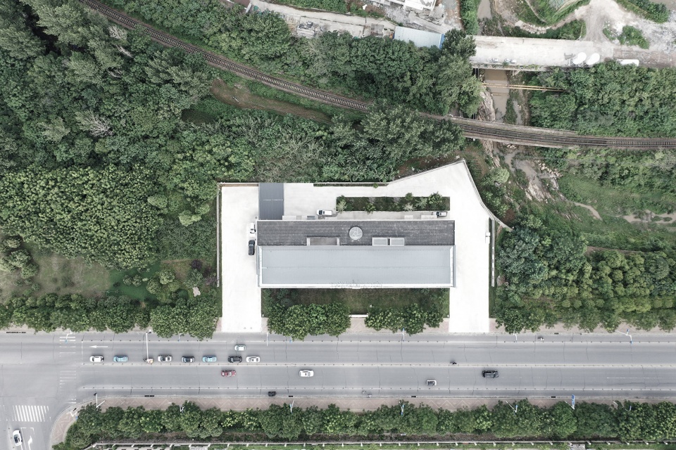Yuda Petrol Station China by Huizong Design and Research Office
