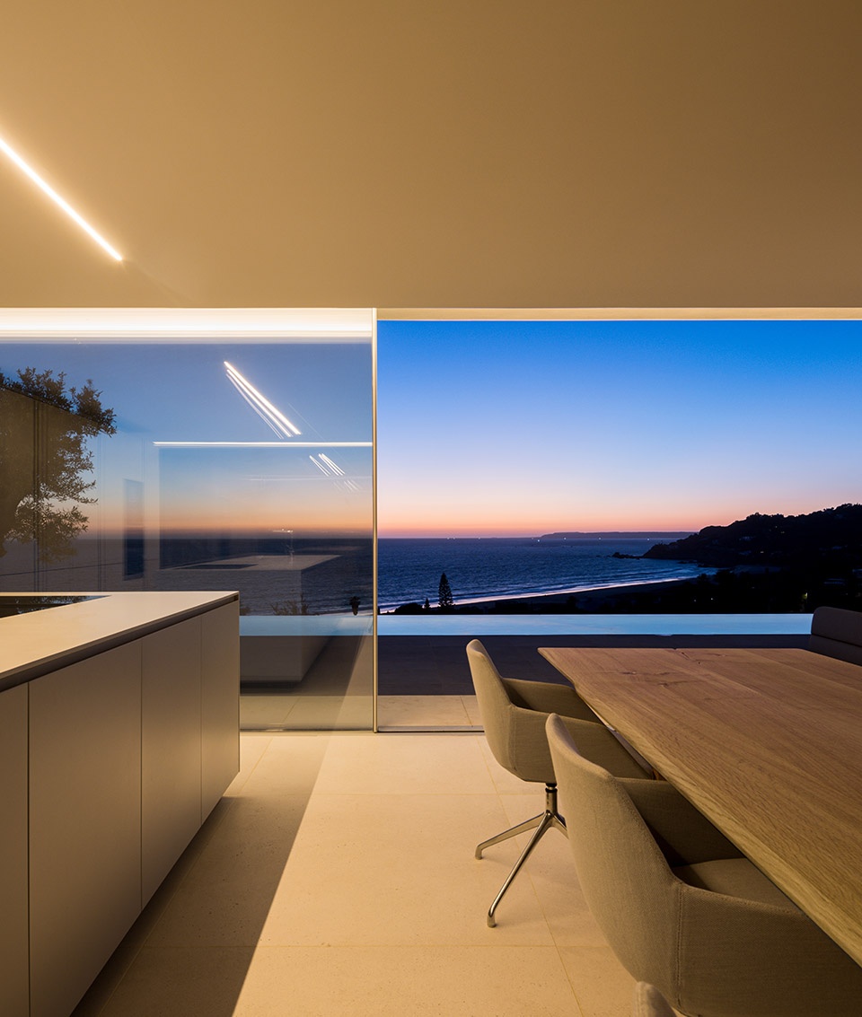 House On The Air by Fran Silvestre Arquitectos