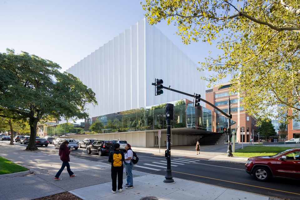 The Lindemann Performing Arts Center by REX