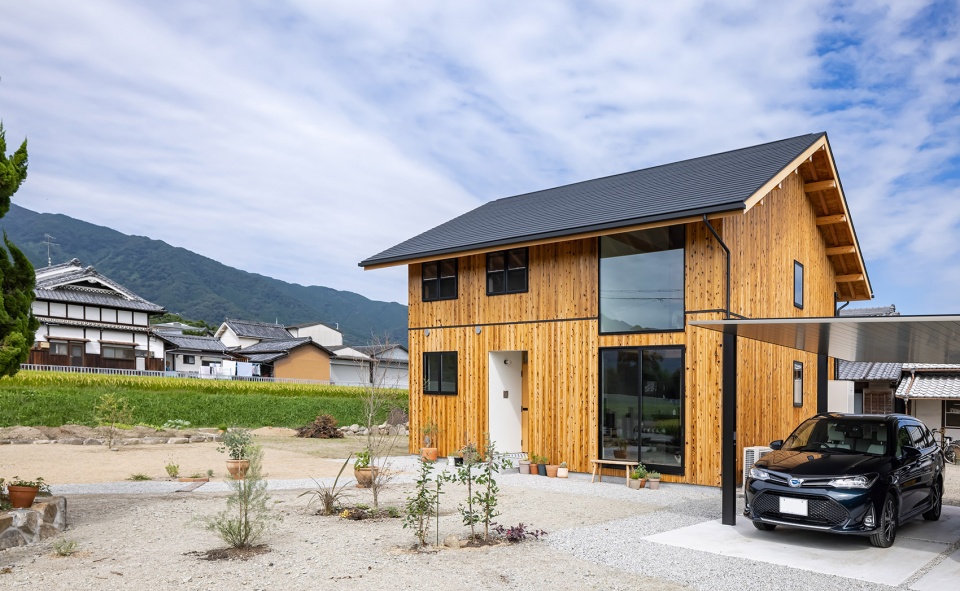 House on the Skirts of mt Katsuragi by YYAA