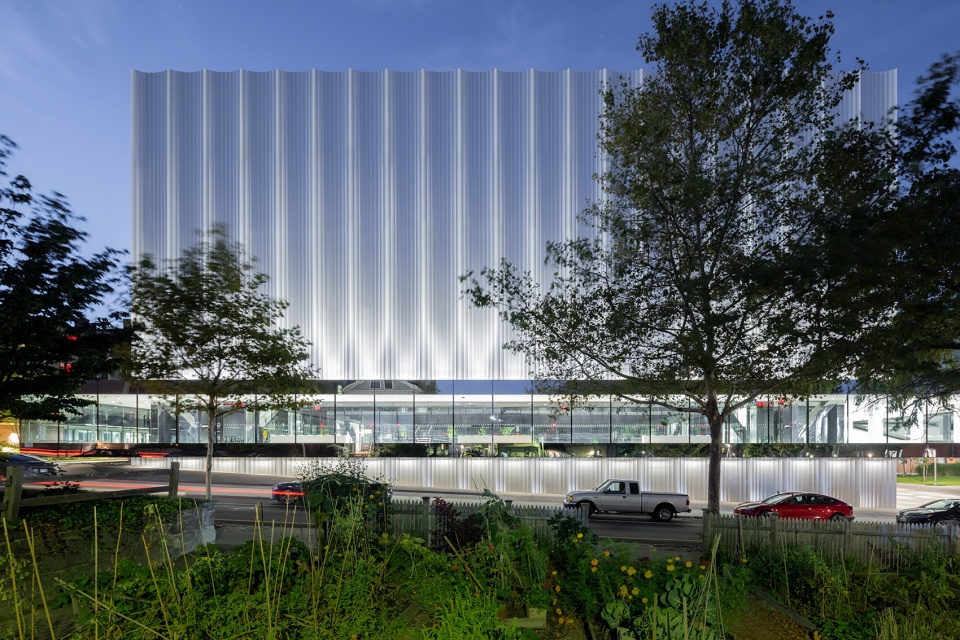 The Lindemann Performing Arts Center by REX