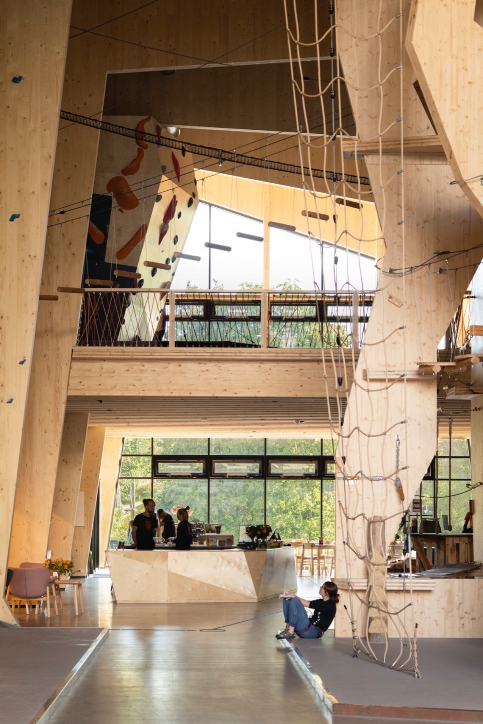 hoyt under taket climbing center by snohetta 1