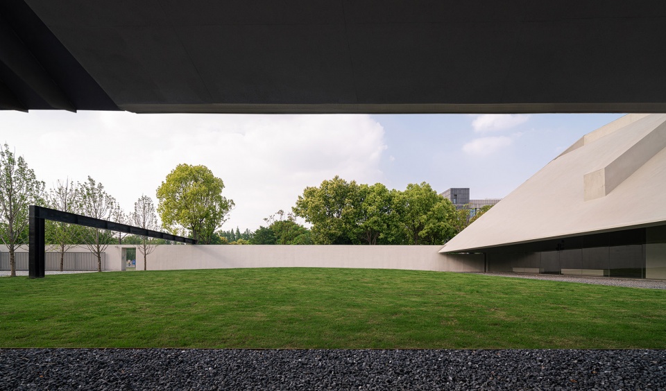 taoyiqiu memorial by atelier deshaus