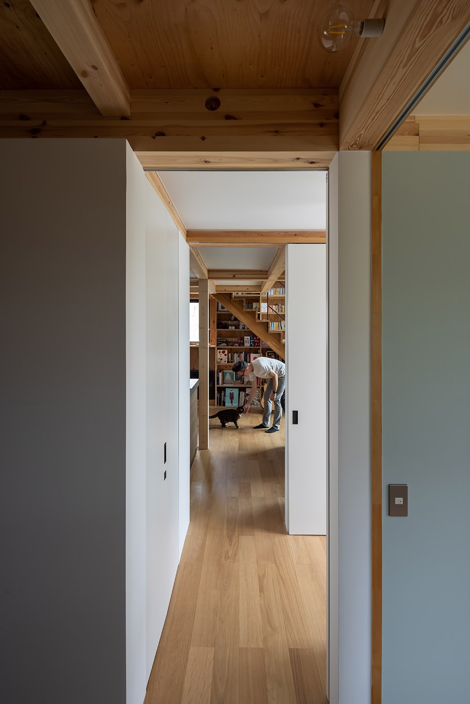 House on the Skirts of mt Katsuragi by YYAA