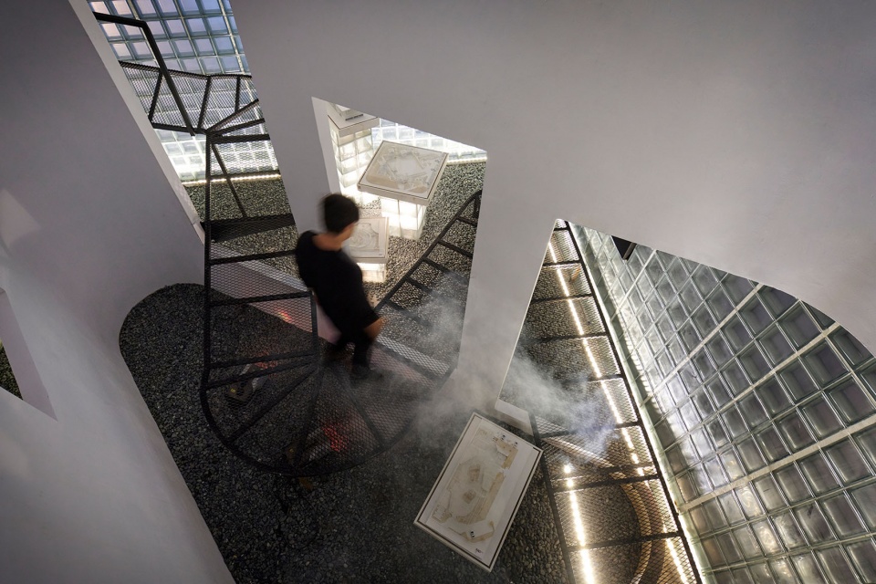 Paradoxical Spatial Installation RADar