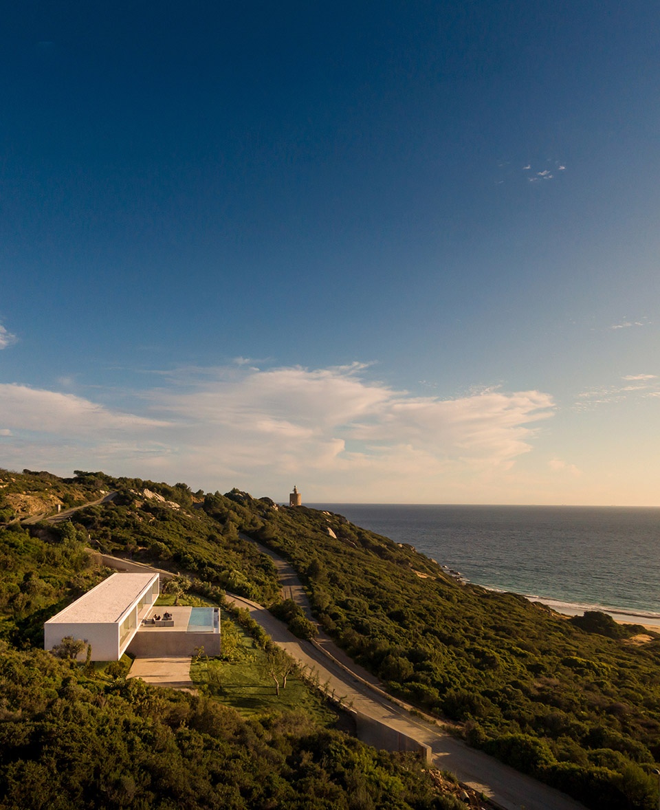 House On The Air by Fran Silvestre Arquitectos