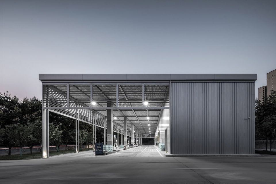 Yuda Petrol Station China by Huizong Design and Research Office