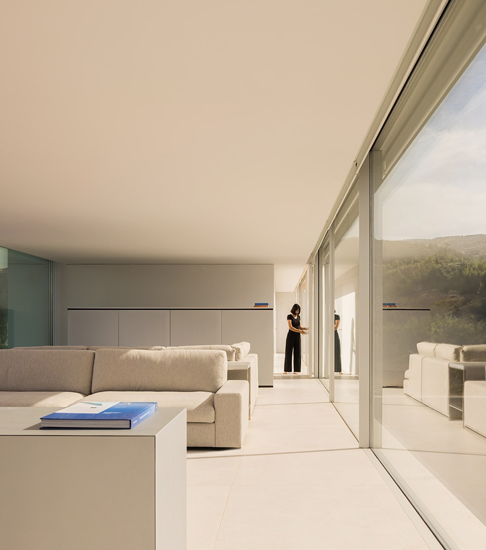 House On The Air by Fran Silvestre Arquitectos