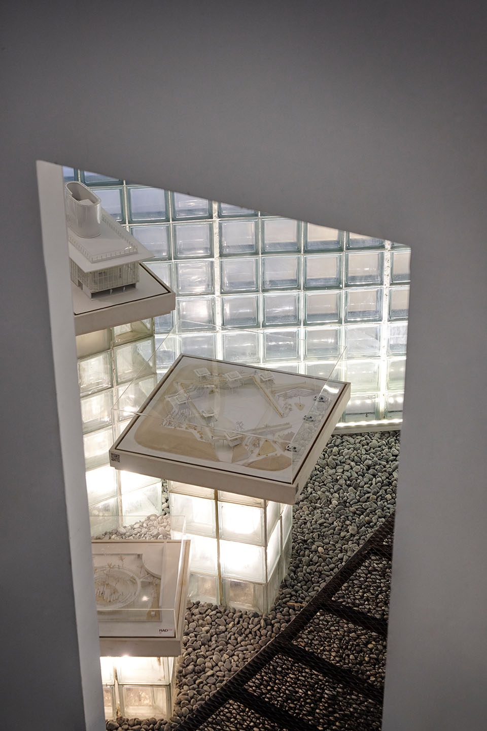 Paradoxical Spatial Installation RADar