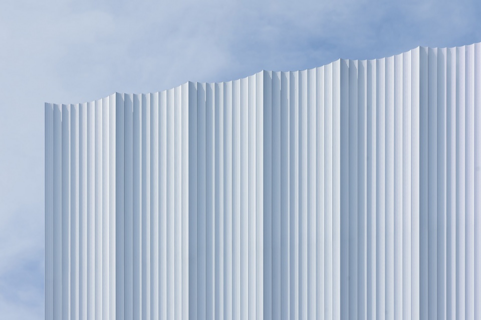 The Lindemann Performing Arts Center by REX