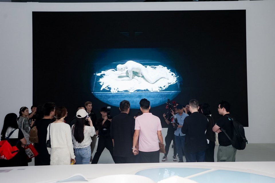 mad Exhibition the Moving Earth