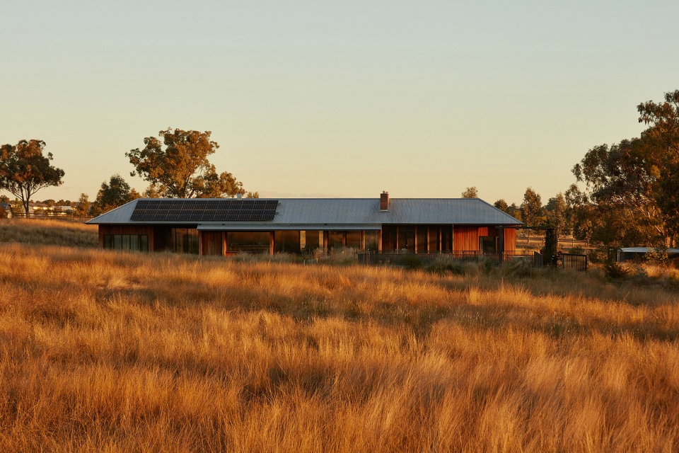 House in the Dry by MRTN Architects