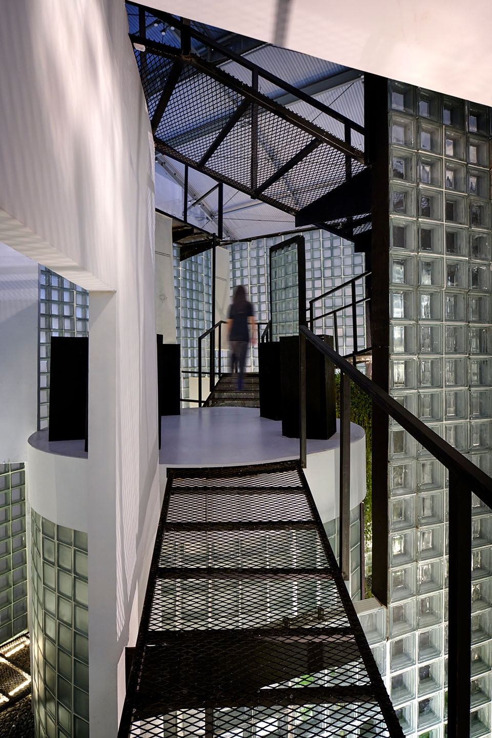 Paradoxical Spatial Installation RADar