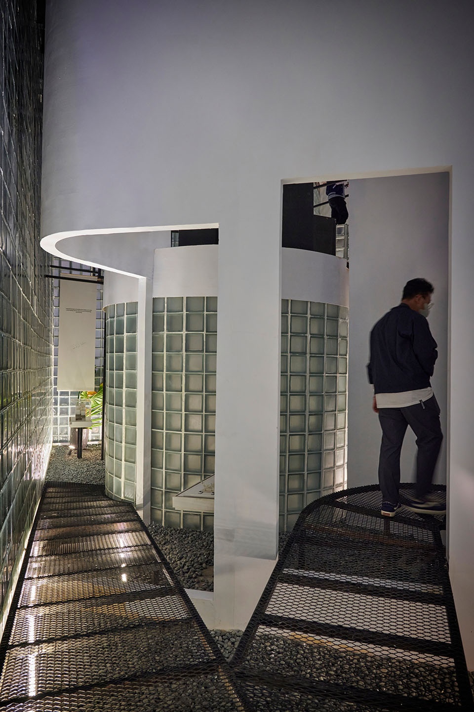 Paradoxical Spatial Installation RADar