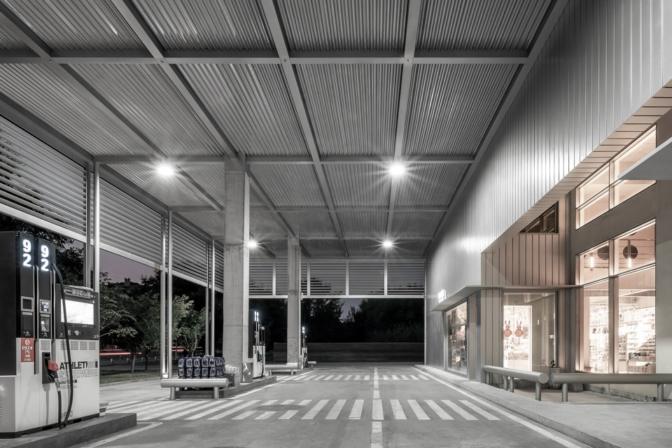 Yuda Petrol Station China by Huizong Design and Research Office