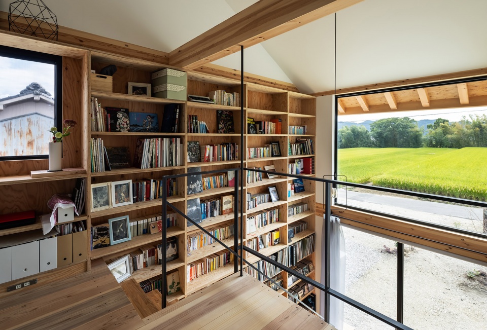 House on the Skirts of mt Katsuragi by YYAA