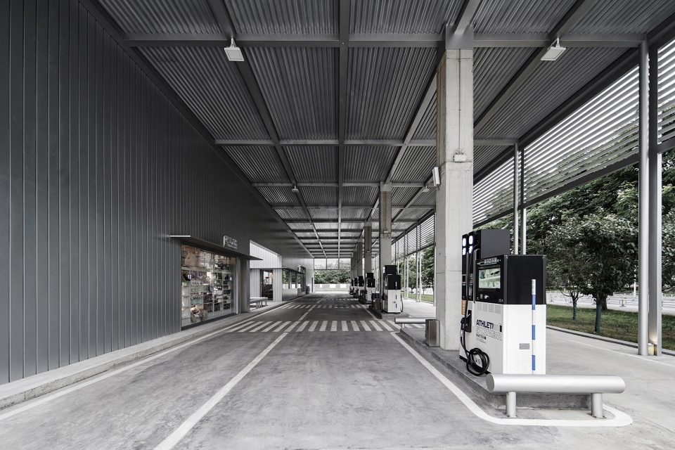 Yuda Petrol Station China by Huizong Design and Research Office