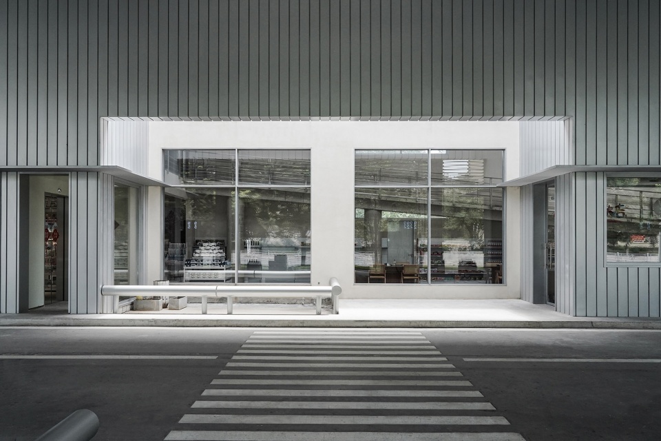 Yuda Petrol Station China by Huizong Design and Research Office
