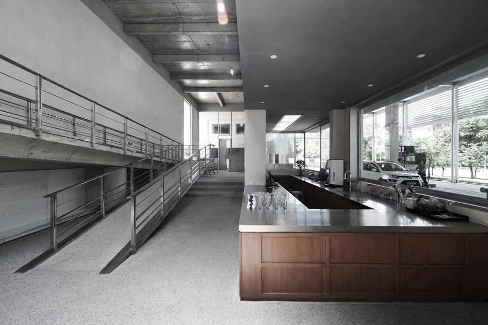 Yuda Petrol Station China by Huizong Design and Research Office
