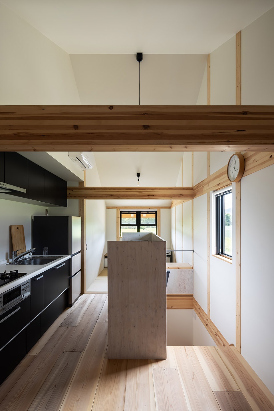 House on the Skirts of mt Katsuragi by YYAA