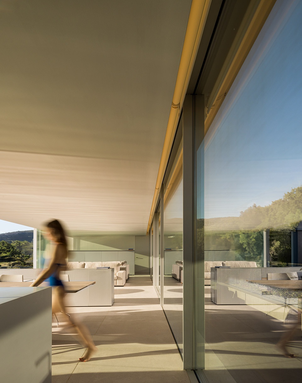 House On The Air by Fran Silvestre Arquitectos