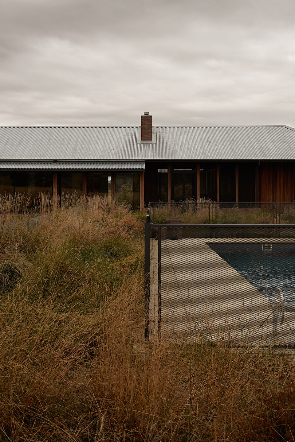House in the Dry by MRTN Architects