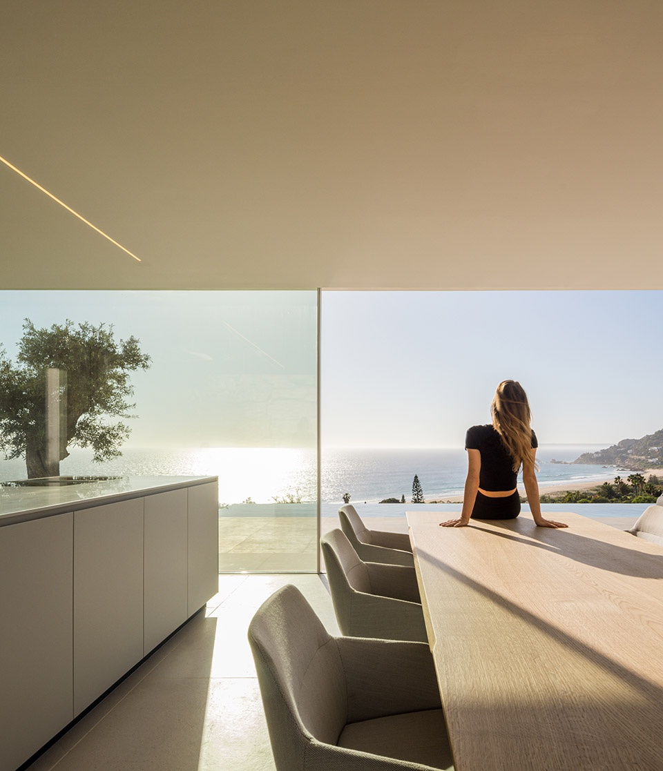 House On The Air by Fran Silvestre Arquitectos