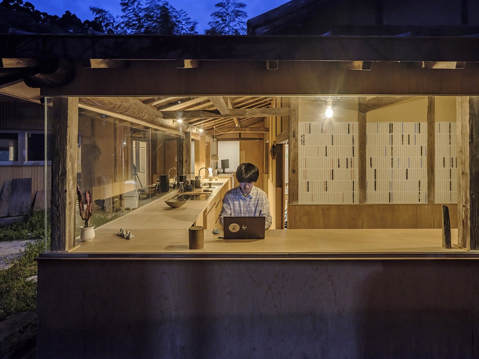 Arai mise studio by kurosawa kawara ten Architect