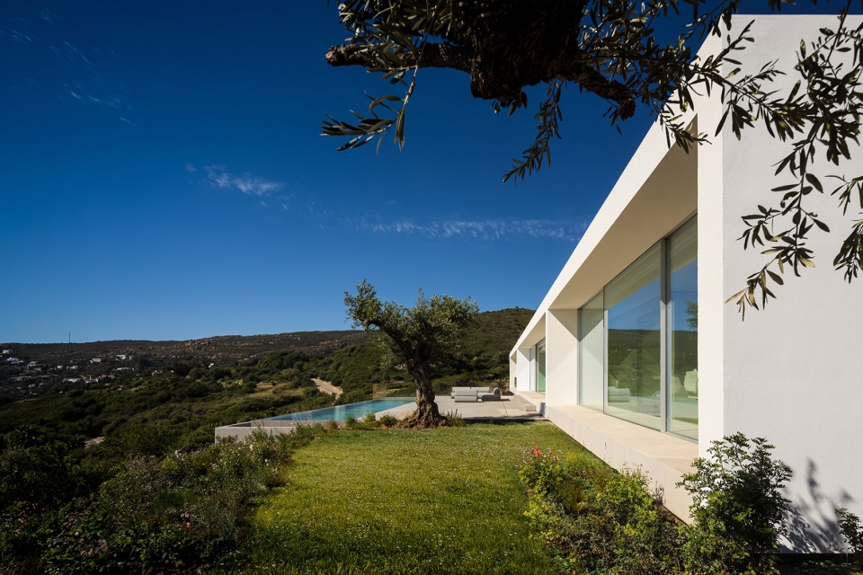 House On The Air by Fran Silvestre Arquitectos