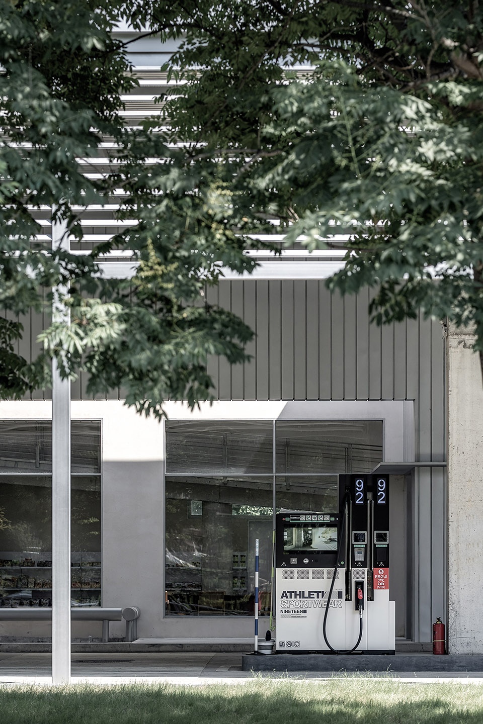Yuda Petrol Station China by Huizong Design and Research Office