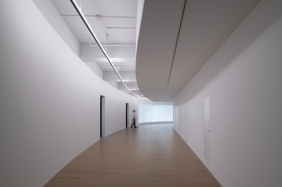 主展厅入口 View Towards the Main Gallery Hall