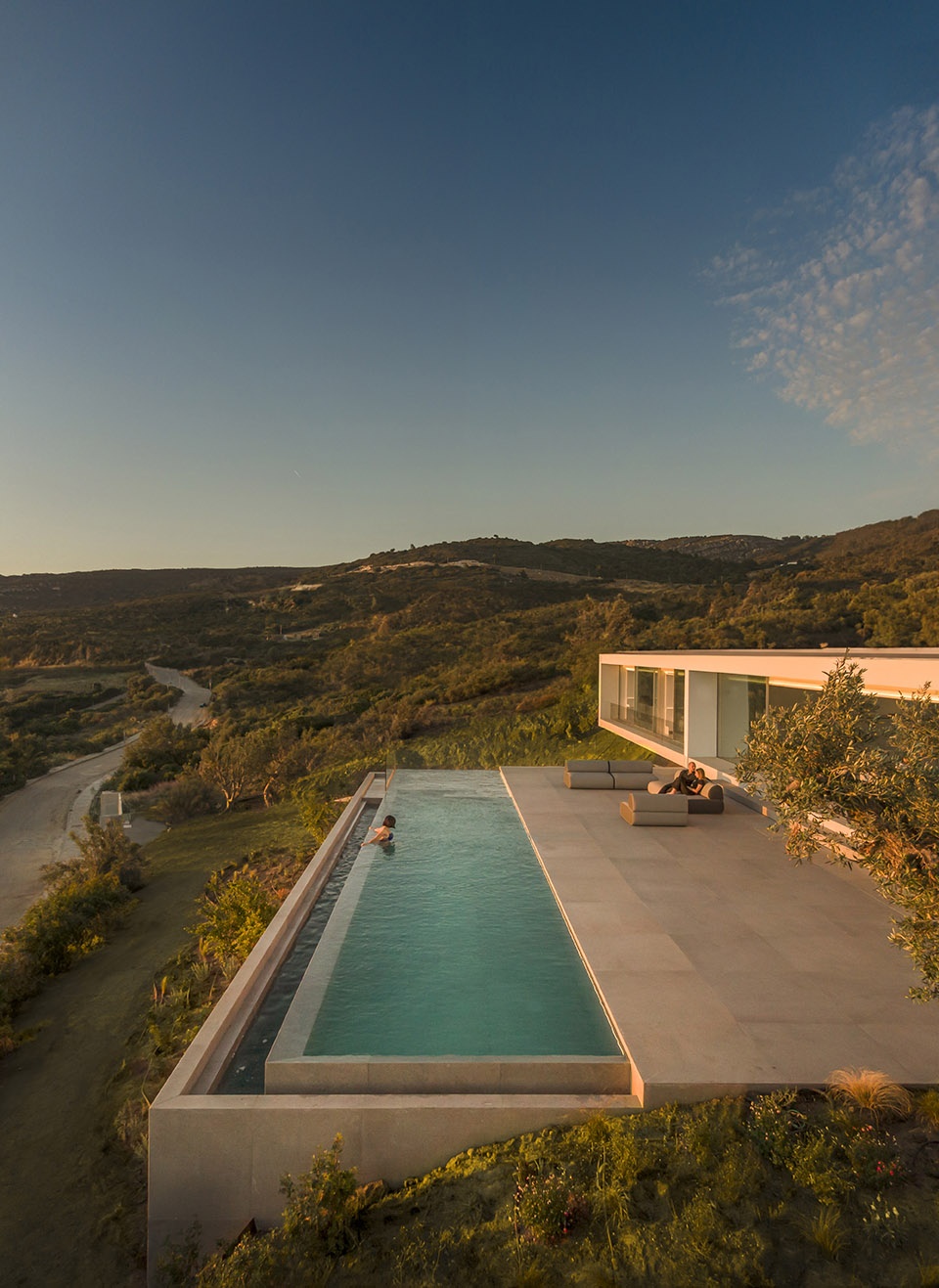 House On The Air by Fran Silvestre Arquitectos
