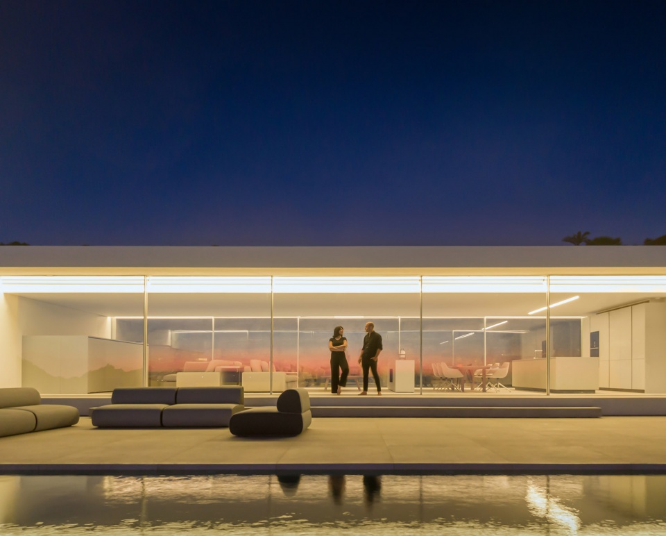House On The Air by Fran Silvestre Arquitectos