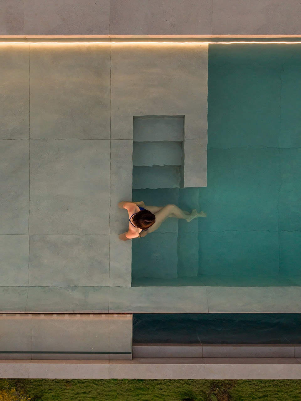 House On The Air by Fran Silvestre Arquitectos