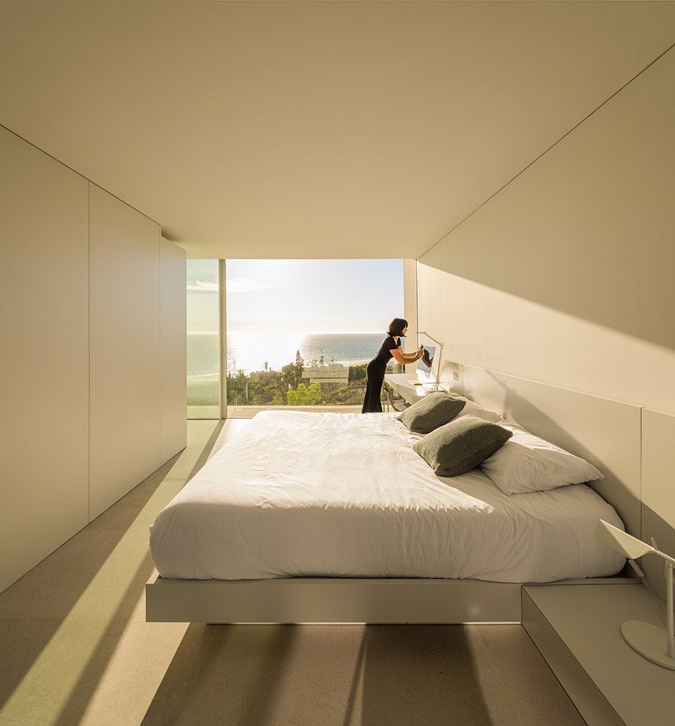 House On The Air by Fran Silvestre Arquitectos