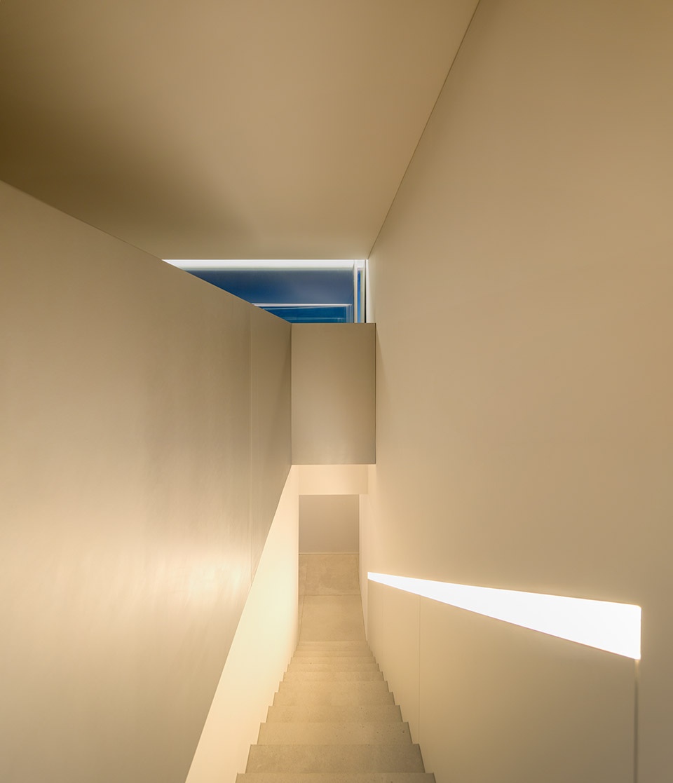 House On The Air by Fran Silvestre Arquitectos