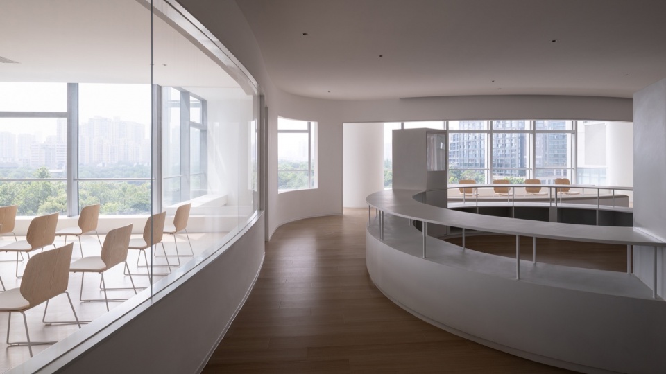艺术教育室与纪念品店空间 Lecture Room and Gift Shop