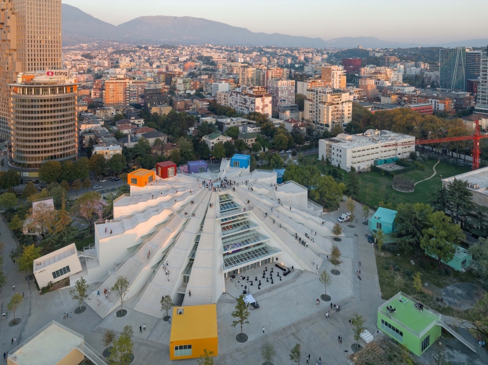 MVRDV Pyramid of Tirana 27 © Ossip van Duivenbode