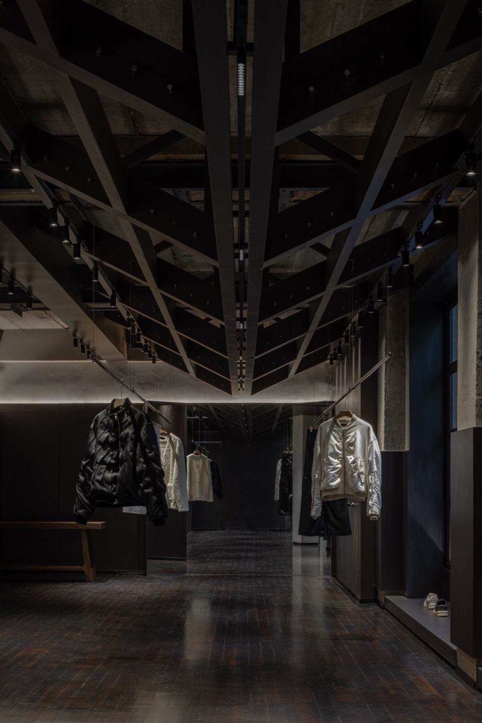 摄影 WM STUDIO 14 the last redemption fashion store by displacement design