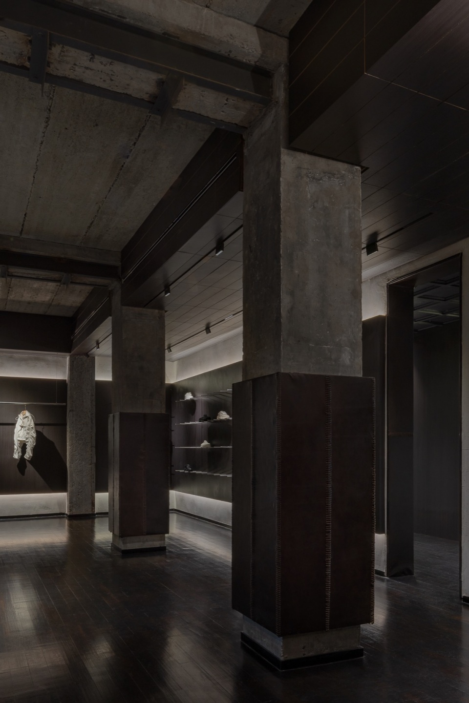 摄影 WM STUDIO 21 the last redemption fashion store by displacement design