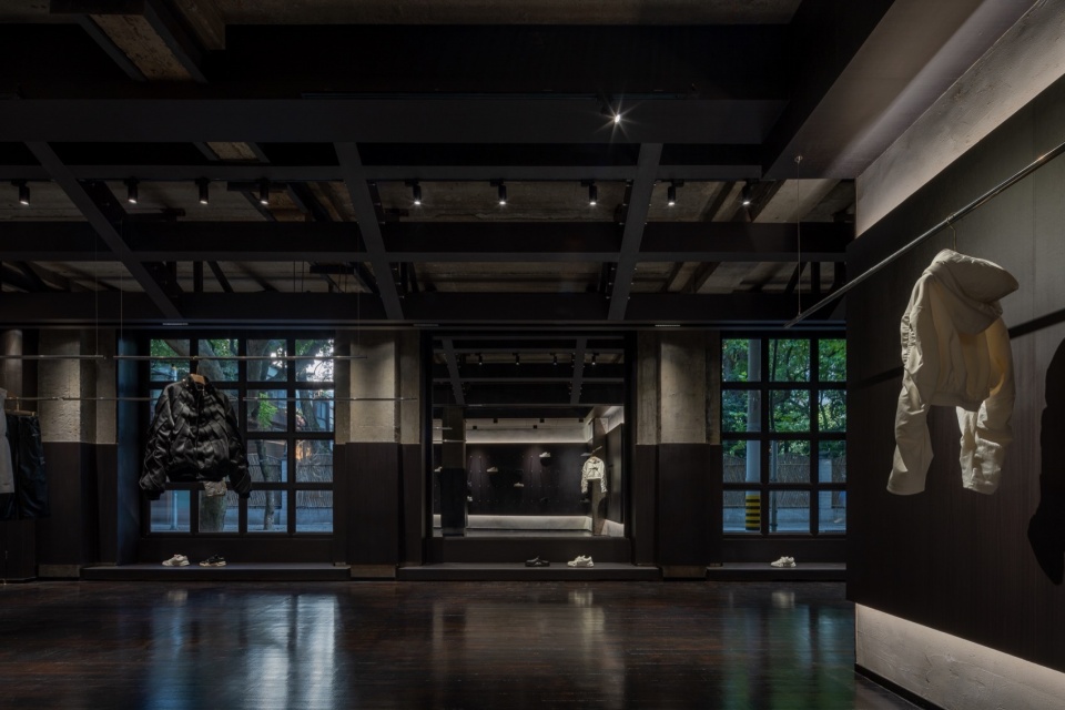 摄影 WM STUDIO 22 the last redemption fashion store by displacement design