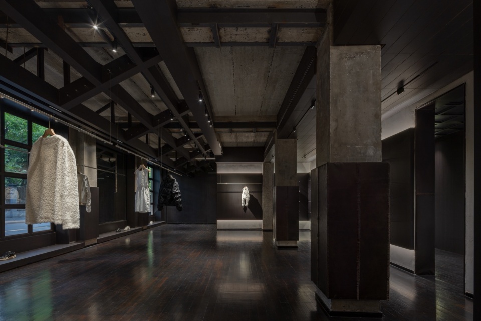 陈列区 摄影 WM STUDIO 20 the last redemption fashion store by displacement design