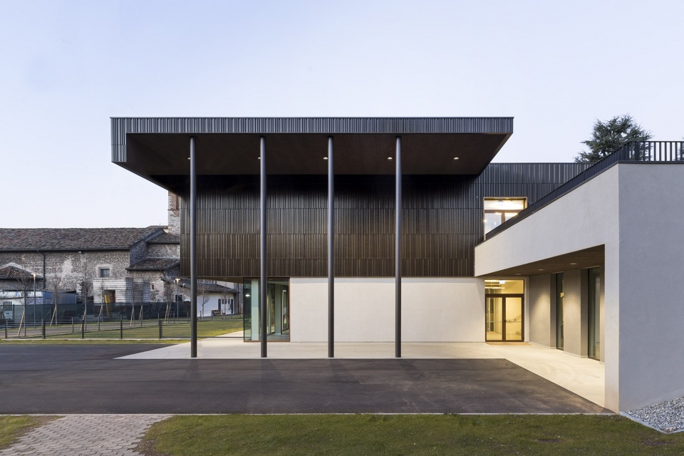 new multi service care centre by studio capitanio architetti