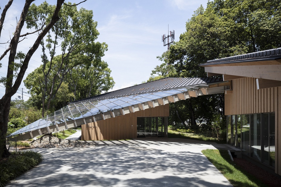 kaneka wellness center by kengo kuma and associates