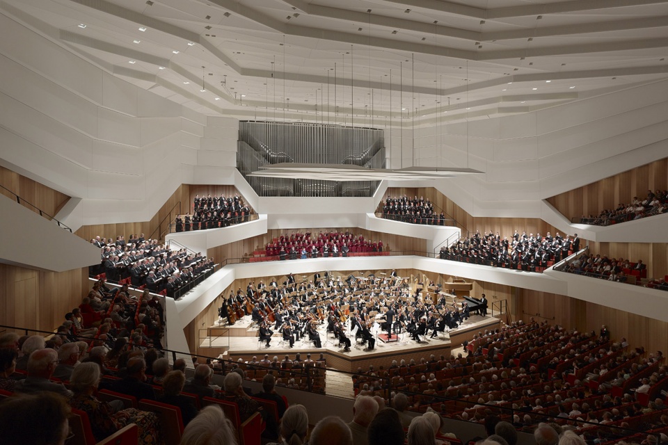 Renovation of Dresden s Kulturpalast by gmp