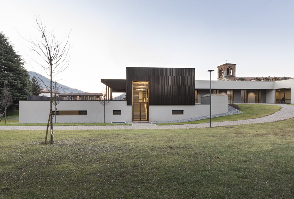 new multi service care centre by studio capitanio architetti