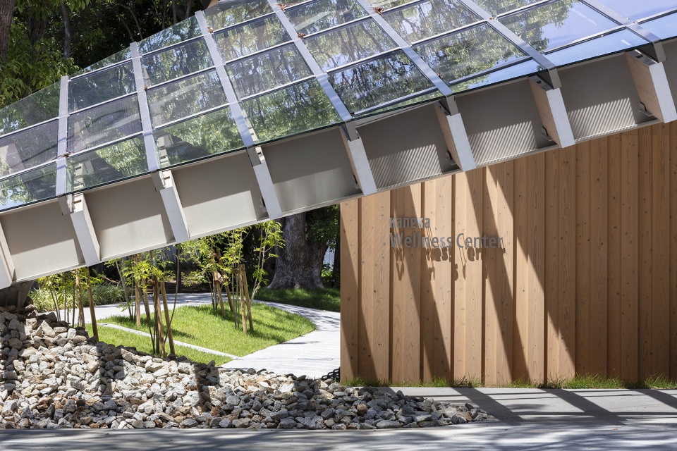 kaneka wellness center by kengo kuma and associates