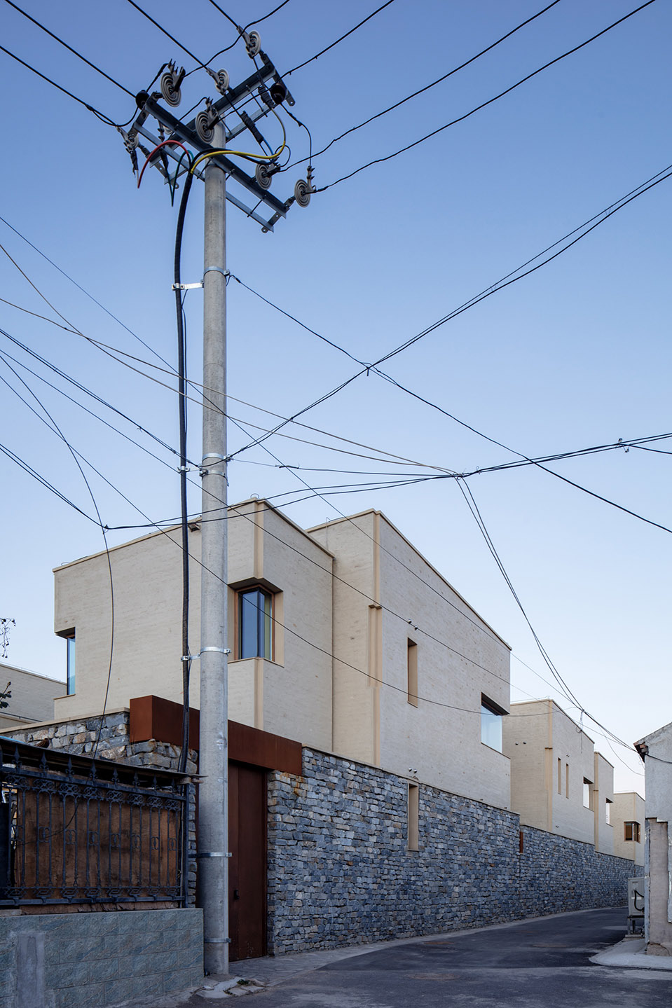 the long circle bb by nomos architects