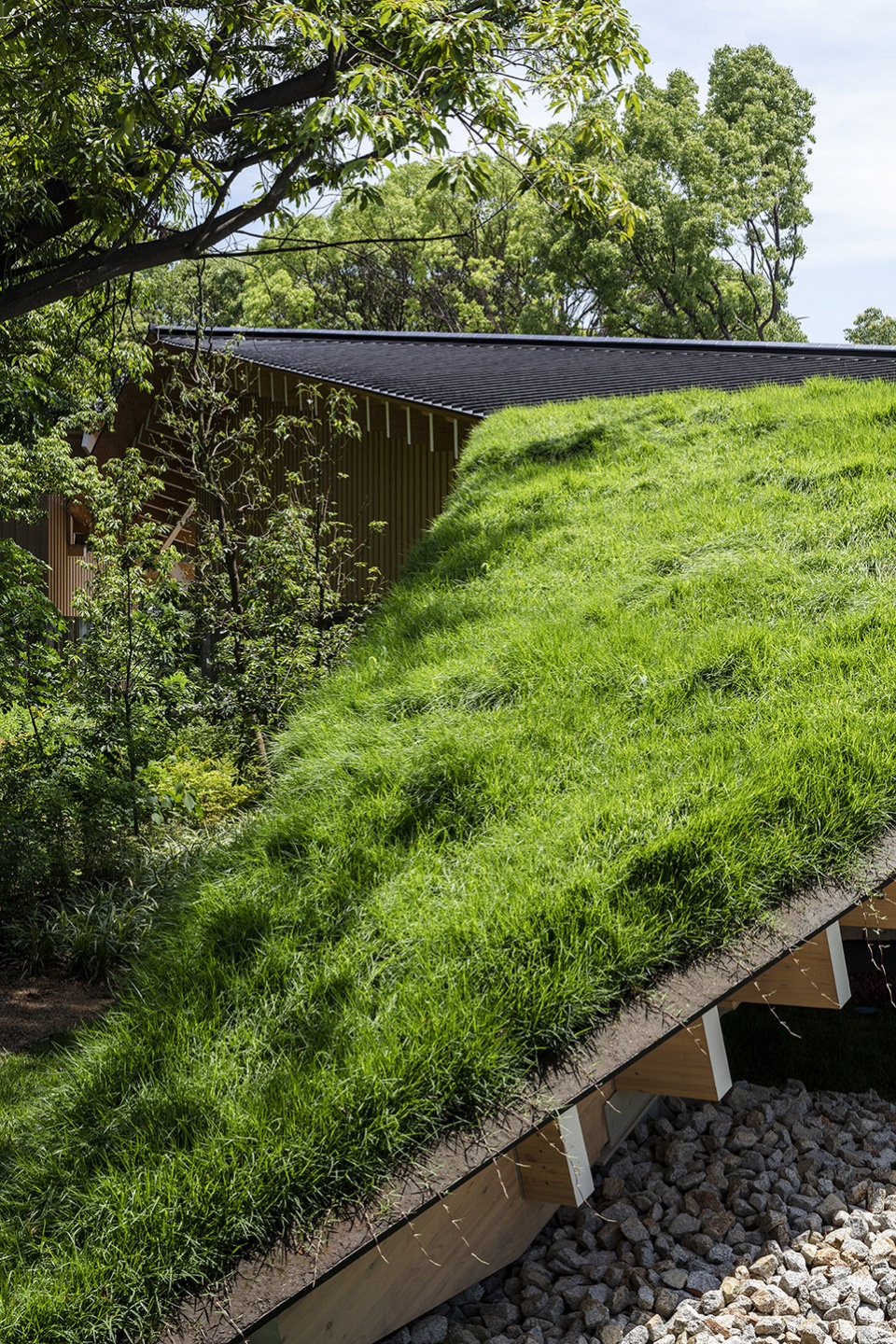 kaneka wellness center by kengo kuma and associates
